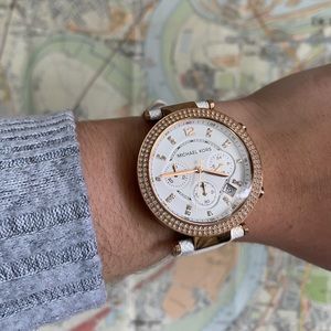 BEAUTIFUL authentic MK rose gold/white watch